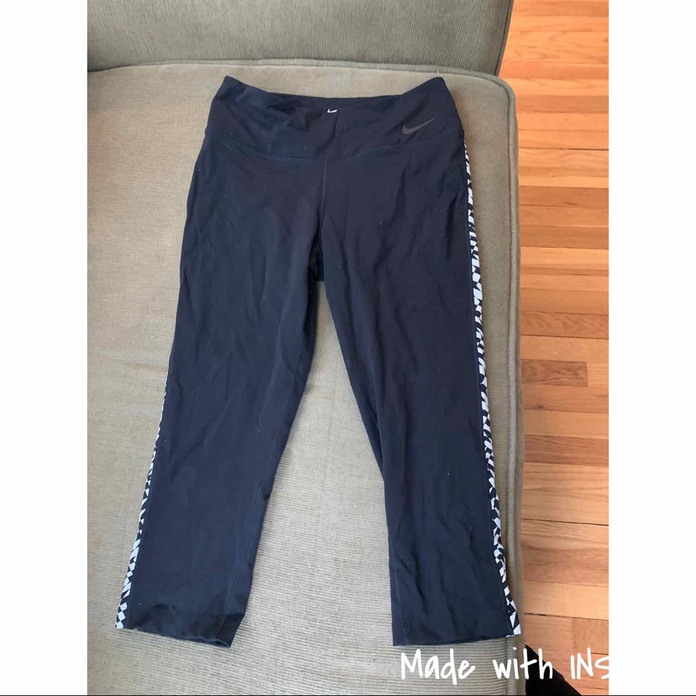 Nike Dry Fit Capri workout leggings